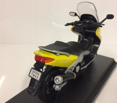 YAMAHA XP 500 TMax '01 skuter motocykl 1:18 Welly YAMAHA XP 500 TMax '01 skuter motocykl 1:18 Welly