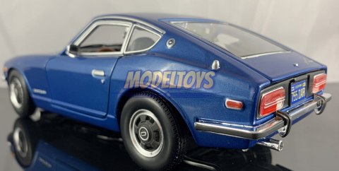 DATSUN 240Z 1971 blue 1:18 model Maisto 31170