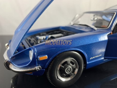 DATSUN 240Z 1971 blue 1:18 model Maisto 31170