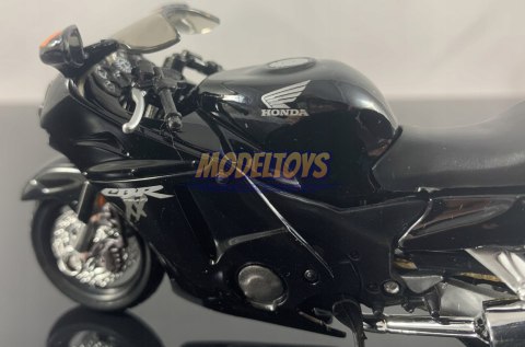 HONDA CBR 1100 XX Blackbird podstawka 1:18 Maisto HONDA CBR 1100 XX Blackbird podstawka 1:18 Maisto