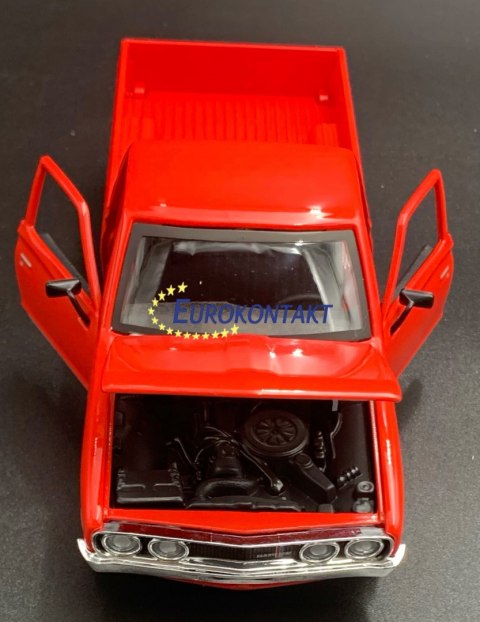 DATSUN 620 1973 1:24 pick up Maisto 31522 DATSUN 620 1973 1:24 pick up Maisto 31522