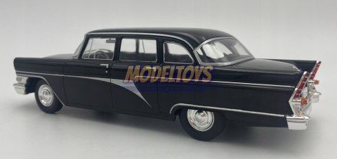 GAZ 13 Czajka Chaika model WhiteBox 1:24 GAZ 13 Czajka Chaika model WhiteBox 1:24