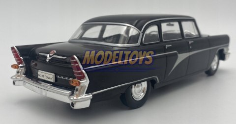 GAZ 13 Czajka Chaika model WhiteBox 1:24 GAZ 13 Czajka Chaika model WhiteBox 1:24