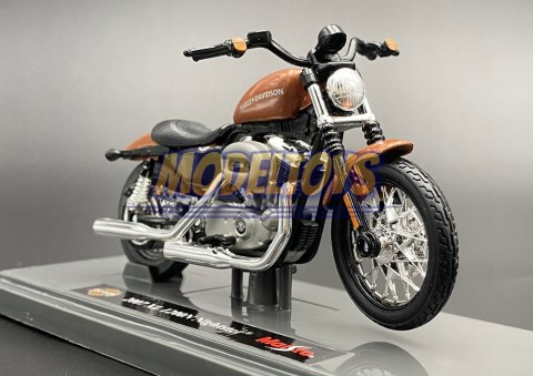 HARLEY DAVIDSON 2007 XL 1200N Nightster 1:18 Maisto HARLEY DAVIDSON 2007 XL 1200N Nightster 1:18 Maisto