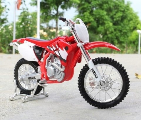 YAMAHA YZ-450F z podstawką model 1:18 Maisto YAMAHA YZ-450F z podstawką model 1:18 Maisto