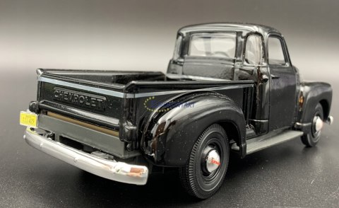CHEVY 3100 PICKUP 1950 1:25 model Maisto 31952 CHEVY 3100 PICKUP 1950 1:25 model Maisto 31952