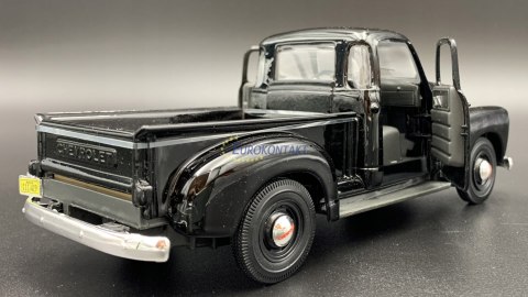 CHEVY 3100 PICKUP 1950 1:25 model Maisto 31952 CHEVY 3100 PICKUP 1950 1:25 model Maisto 31952