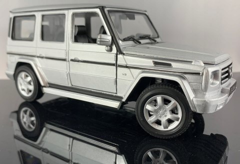 MERCEDES G Class silver samochód model Welly 1:24 MERCEDES G Class silver samochód model Welly 1:24