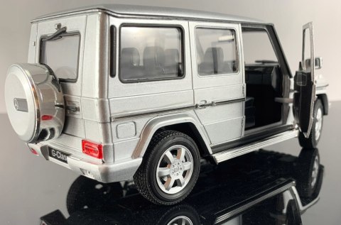 MERCEDES G Class silver samochód model Welly 1:24 MERCEDES G Class silver samochód model Welly 1:24