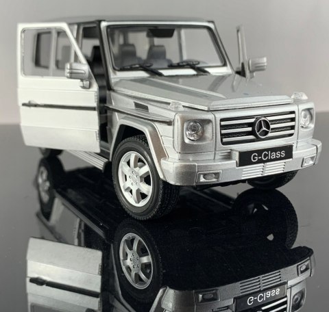 MERCEDES G Class silver samochód model Welly 1:24 MERCEDES G Class silver samochód model Welly 1:24