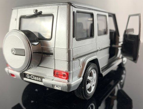 MERCEDES G Class silver samochód model Welly 1:24 MERCEDES G Class silver samochód model Welly 1:24