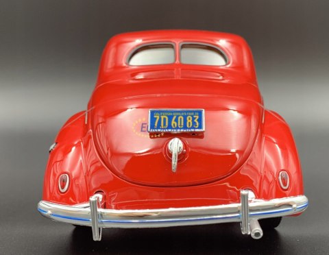 Ford DeLuxe Coupe 1939 model 1:18 Maisto 31180 Ford DeLuxe Coupe 1939 model 1:18 Maisto 31180