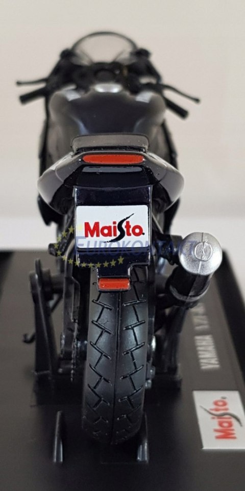 YAMAHA YZF-R1 z podstawką model 1:18 Maisto YAMAHA YZF-R1 z podstawką model 1:18 Maisto