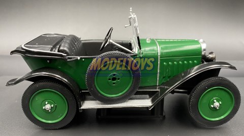 Opel 4/12 PS model METAL WhiteBox 1:24 Opel 4/12 PS model METAL WhiteBox 1:24