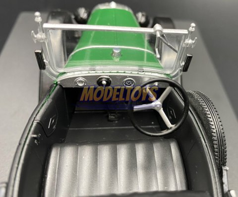 Opel 4/12 PS model METAL WhiteBox 1:24 Opel 4/12 PS model METAL WhiteBox 1:24
