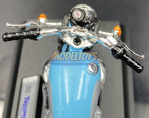 TRIUMPH Bonneville 2002 blue model 1:18 Welly TRIUMPH Bonneville 2002 blue model 1:18 Welly