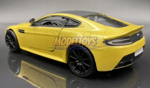 Aston Martin V12 Vantage S 1:24 Motormax 79322 Aston Martin V12 Vantage S 1:24 Motormax 79322