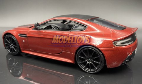 Aston Martin V12 Vantage S 1:24 Motormax 79322 Aston Martin V12 Vantage S 1:24 Motormax 79322