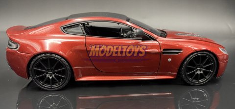 Aston Martin V12 Vantage S 1:24 Motormax 79322 Aston Martin V12 Vantage S 1:24 Motormax 79322