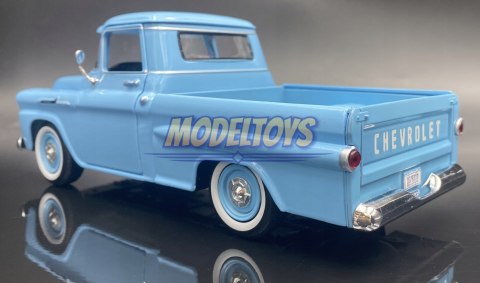 Chevy Apache Fleetside Pickup 1:24 Motormax 79311 Chevy Apache Fleetside Pickup 1:24 Motormax 79311
