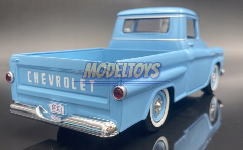 Chevy Apache Fleetside Pickup 1:24 Motormax 79311 Chevy Apache Fleetside Pickup 1:24 Motormax 79311