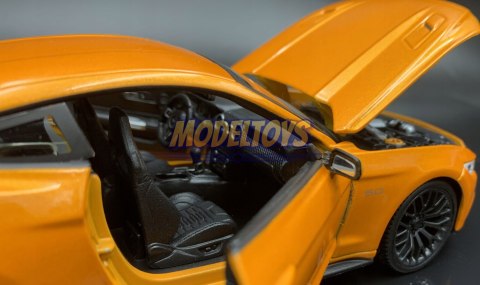 Ford MUSTANG GT 5.0 2015 model 1:24 Maisto 31508 Ford MUSTANG GT 5.0 2015 model 1:24 Maisto 31508