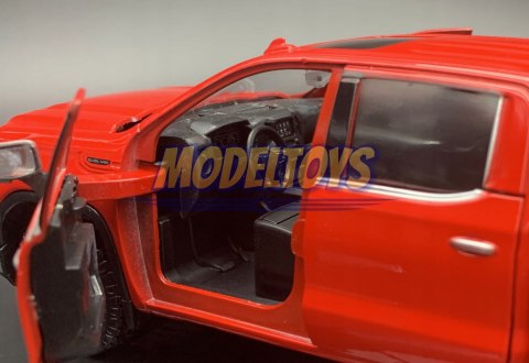 GMC Sierra 1500 SLT Crew Cab 1:27 Motormax 79361 GMC Sierra 1500 SLT Crew Cab 1:27 Motormax 79361