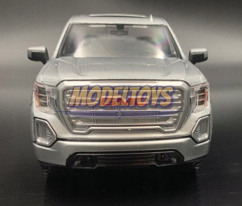 GMC Sierra 1500 SLT Crew Cab 1:27 Motormax 79361 GMC Sierra 1500 SLT Crew Cab 1:27 Motormax 79361