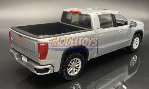 GMC Sierra 1500 SLT Crew Cab 1:27 Motormax 79361 GMC Sierra 1500 SLT Crew Cab 1:27 Motormax 79361