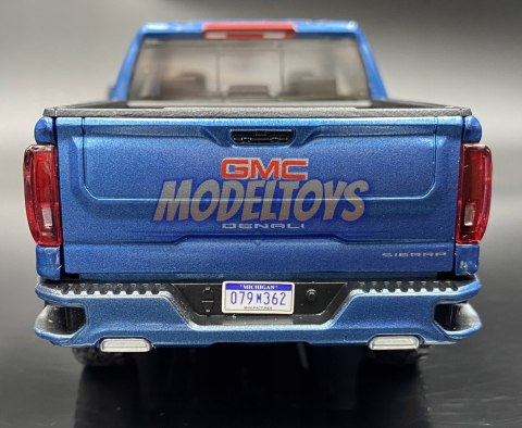 GMC Sierra Denali Crew Cab blue 1:27 Motormax 79362 GMC Sierra Denali Crew Cab blue 1:27 Motormax 79362