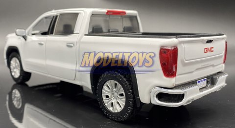 GMC Sierra Denali Crew Cab 1:27 Motormax 79362 GMC Sierra Denali Crew Cab 1:27 Motormax 79362