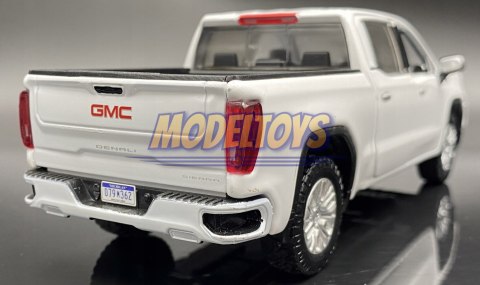 GMC Sierra Denali Crew Cab 1:27 Motormax 79362 GMC Sierra Denali Crew Cab 1:27 Motormax 79362