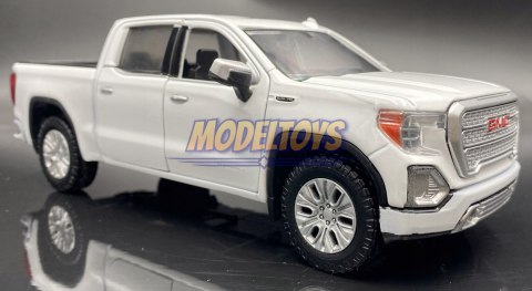 GMC Sierra Denali Crew Cab 1:27 Motormax 79362 GMC Sierra Denali Crew Cab 1:27 Motormax 79362