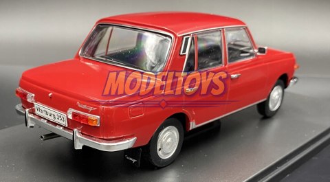 Wartburg 353 red 1985 model METAL WhiteBox 1:24 Wartburg 353 red 1985 model METAL WhiteBox 1:24