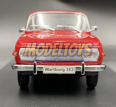 Wartburg 353 red 1985 model METAL WhiteBox 1:24 Wartburg 353 red 1985 model METAL WhiteBox 1:24