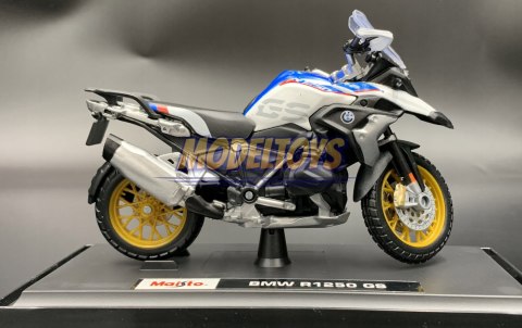 BMW R1250 GS na podstawce model 1:18 Maisto BMW R1250 GS na podstawce model 1:18 Maisto