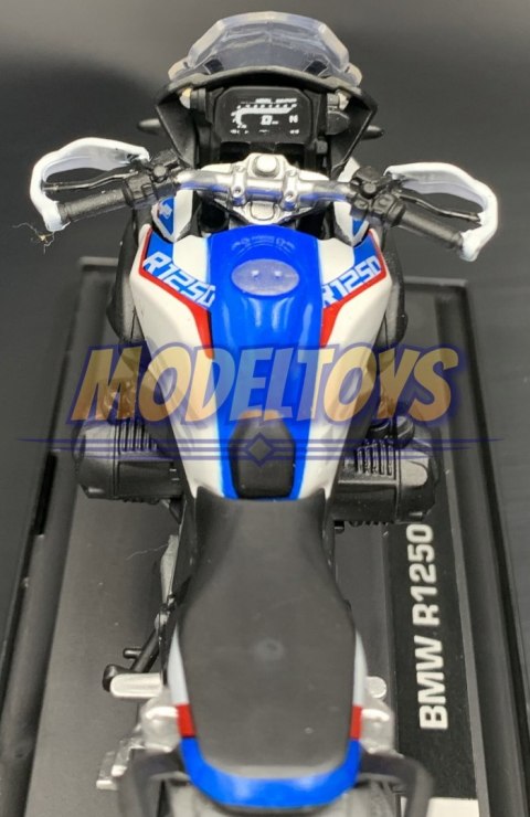 BMW R1250 GS na podstawce model 1:18 Maisto BMW R1250 GS na podstawce model 1:18 Maisto