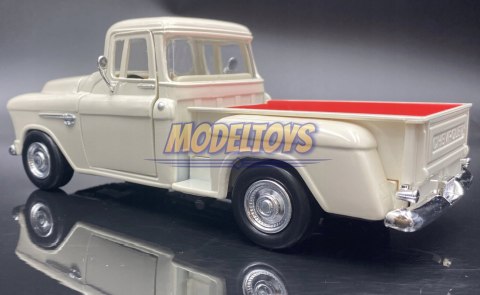 Chevy 1955 Stepside 5100 1:24 Motormax 73236 Chevy 1955 Stepside 5100 1:24 Motormax 73236
