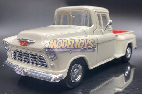 Chevy 1955 Stepside 5100 1:24 Motormax 73236 Chevy 1955 Stepside 5100 1:24 Motormax 73236