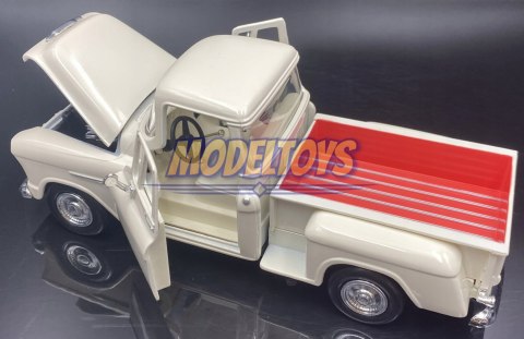 Chevy 1955 Stepside 5100 1:24 Motormax 73236 Chevy 1955 Stepside 5100 1:24 Motormax 73236