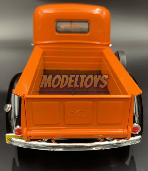 Ford Pickup 1940 1:18 model Motormax 73170 Ford Pickup 1940 1:18 model Motormax 73170