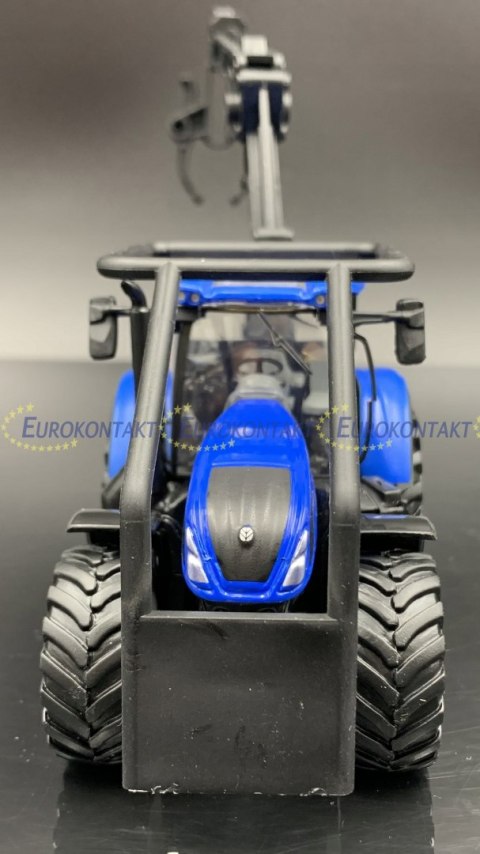 Traktor leśny New Holland napęd BBURAGO metal Traktor leśny New Holland napęd BBURAGO metal