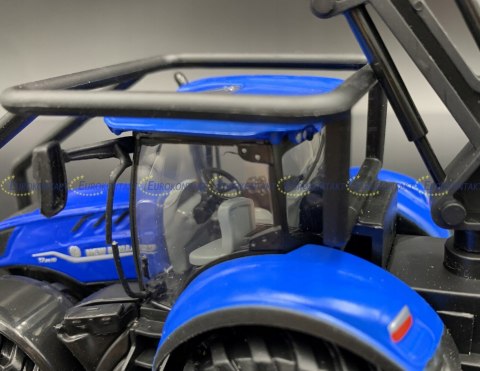 Traktor leśny New Holland napęd BBURAGO metal Traktor leśny New Holland napęd BBURAGO metal