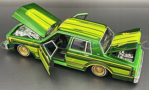 Chevrolet CAPRICE lowrider 1987 1:26 Maisto 31044 Chevrolet CAPRICE lowrider 1987 1:26 Maisto 31044