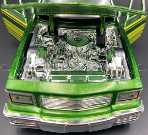 Chevrolet CAPRICE lowrider 1987 1:26 Maisto 31044 Chevrolet CAPRICE lowrider 1987 1:26 Maisto 31044