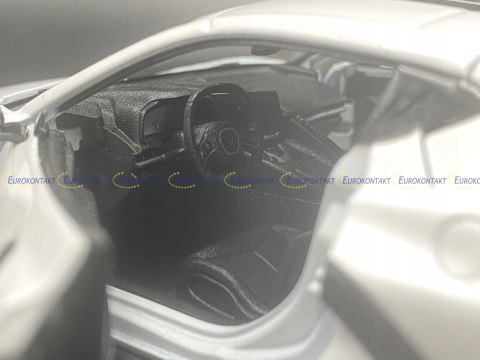 Chevrolet CORVETTE Stingray 2020 1:24 Maisto 31534 Chevrolet CORVETTE Stingray 2020 1:24 Maisto 31534