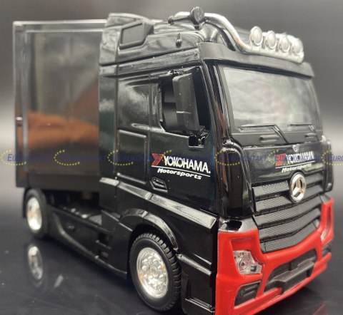 Mercedes Actros naczepa Yokohama Bburago 1:43 Mercedes Actros naczepa Yokohama Bburago 1:43