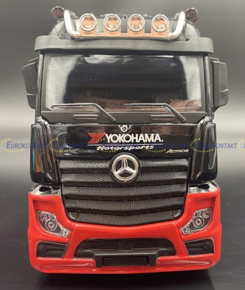 Mercedes Actros naczepa Yokohama Bburago 1:43 Mercedes Actros naczepa Yokohama Bburago 1:43