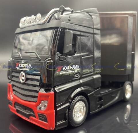 Mercedes Actros naczepa Yokohama Bburago 1:43 Mercedes Actros naczepa Yokohama Bburago 1:43