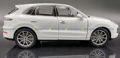 Porsche CAYENNE Turbo 2018 model 24092 Welly 1:24 Porsche CAYENNE Turbo 2018 model 24092 Welly 1:24